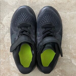 Nike free run toddler sneaker size 11C